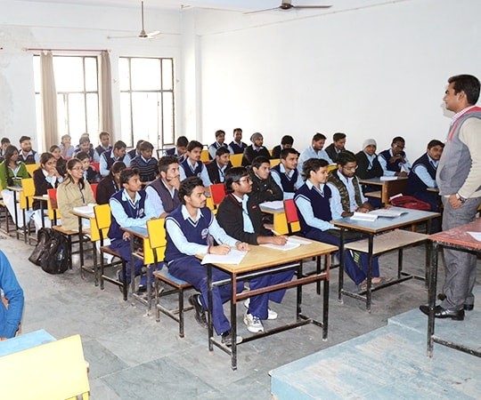 no-1 University in Lucknow